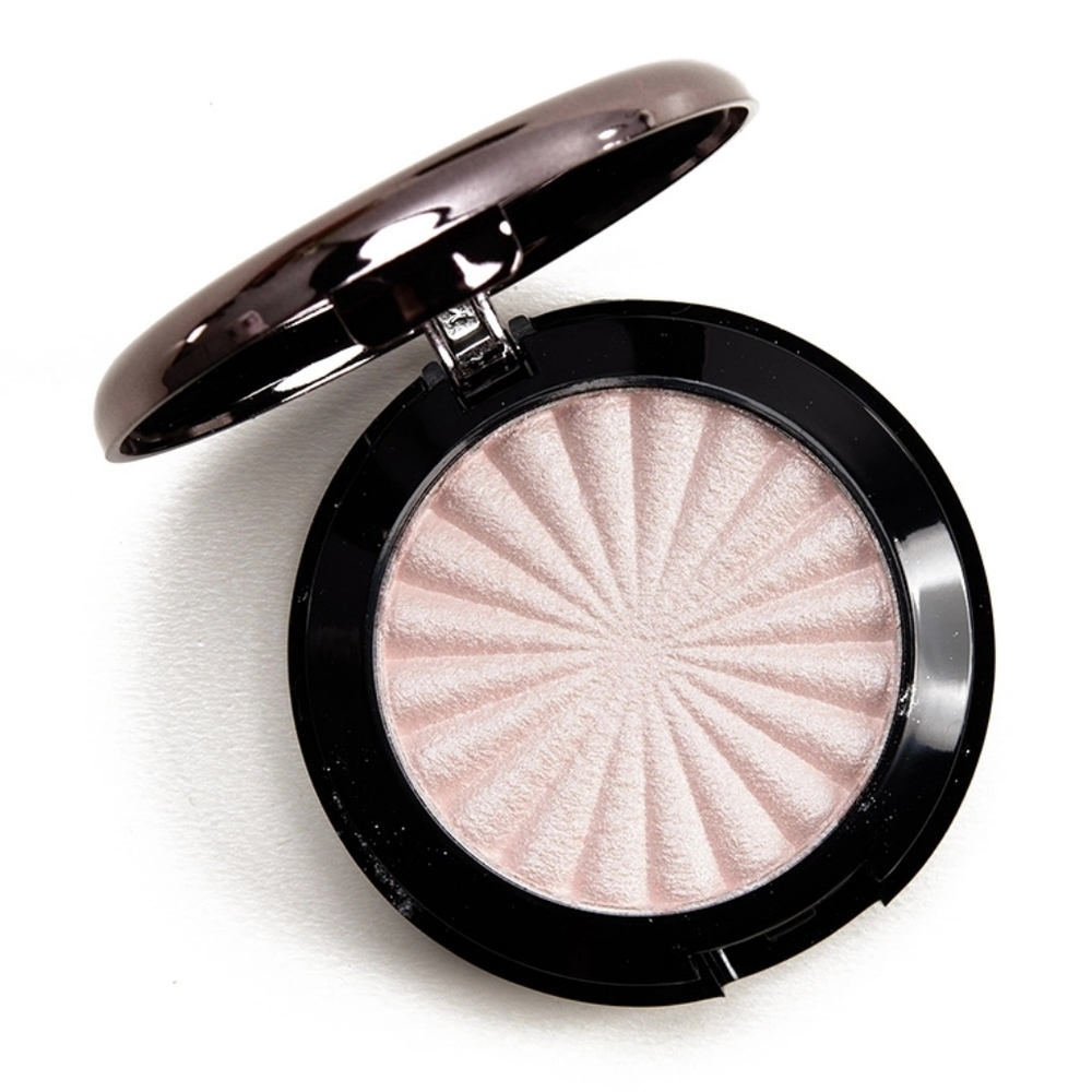 OFRA highlighter in pillow talk